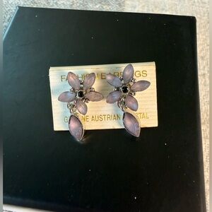 Vtg Lavender Light Purple Flower Pierced Earrings w/ Genuine Austrian Crystals